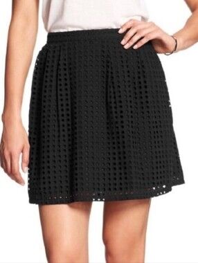 Banana Republic Black Eyelet Mini Skirt Size 4 Casual Party Brunch